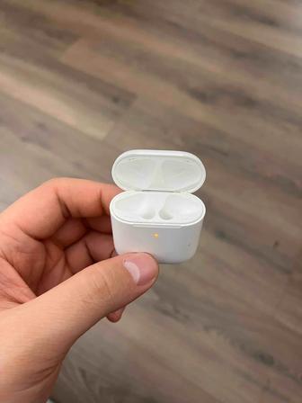 Продам кейс Air Pods 1/2