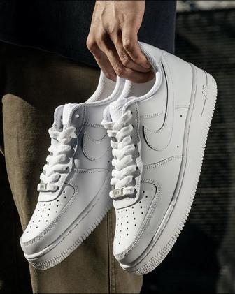 Белые Nike Air Force 1
Унисекс(не забудь прочитать описание)