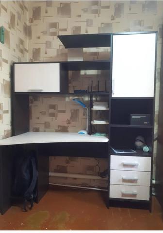 Продам компьютерный стол