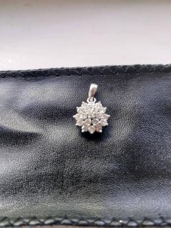 Кулон с бриллиантом 750 проба