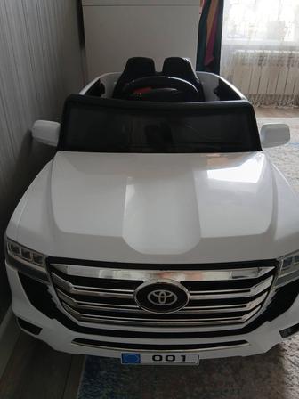Продам детскую машину