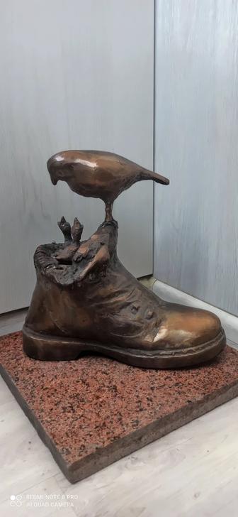 Бронзовая скульптура