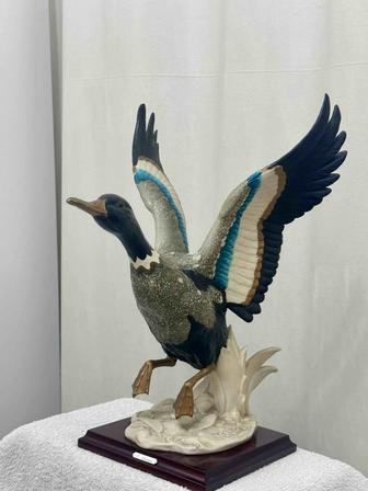 Антикварная фарфоровая статуэтка Джузеппе Армани