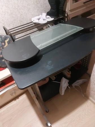 Отдам даром стол компьютерный