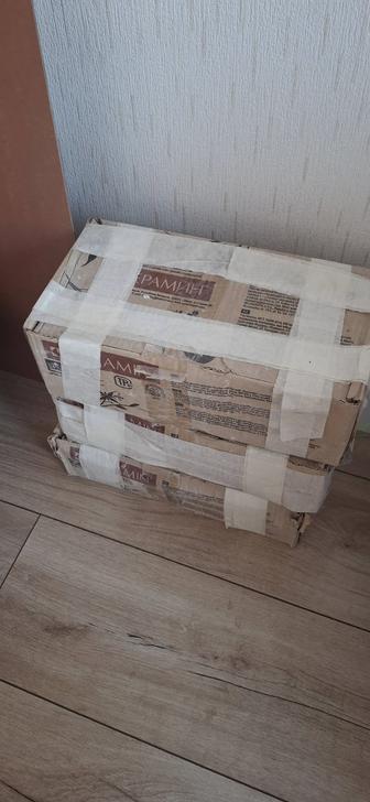 Белая плитка Керамин 300 на 93,8 мм новые