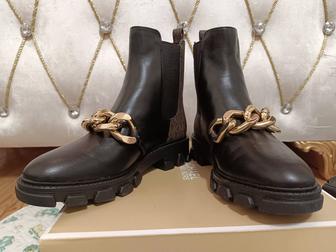 Срочно продам ботинки Michael Kors