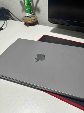 Продам macbook m2 pro 2023