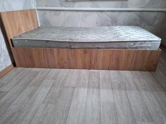 Кровать