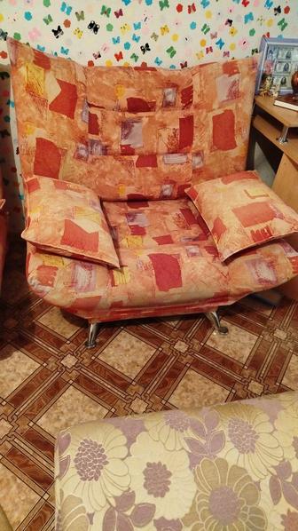 Отдам в дар диваны, кресла и тахту