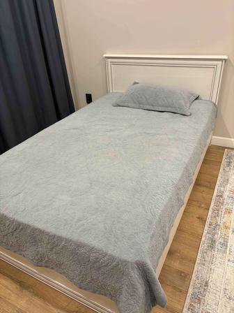Продам кровать с матрасом 120х200