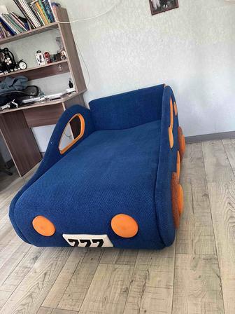 Продам детскую кровать б/у