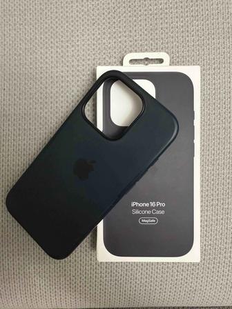 Оригинальный чехол iPhone 16 Pro c Magsafe