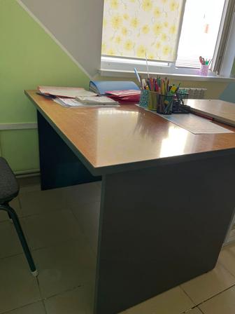Офисные столы ,парты,доска