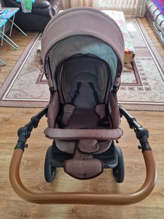 Продам коляску 3 в 1