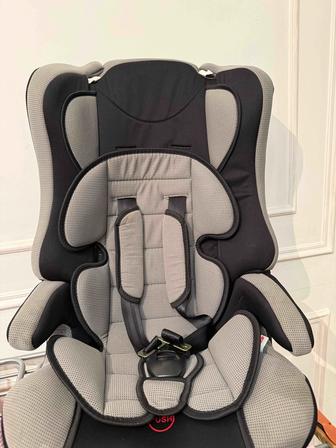 Продаю автокресло