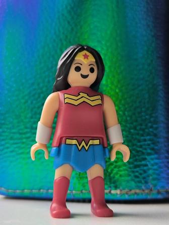 Продам/обменяю kinder playmobile DC