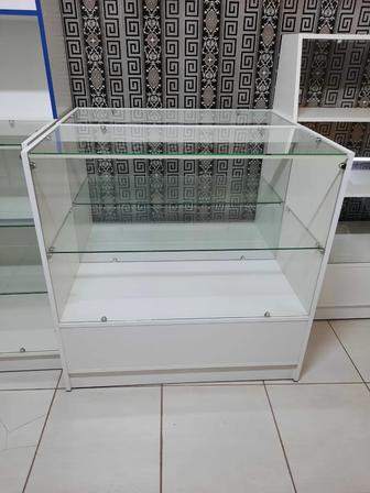 Витрины и стеллажи полки