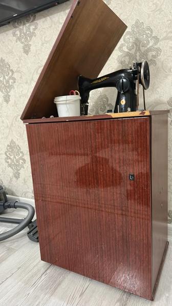 Швейная машина продается срочно