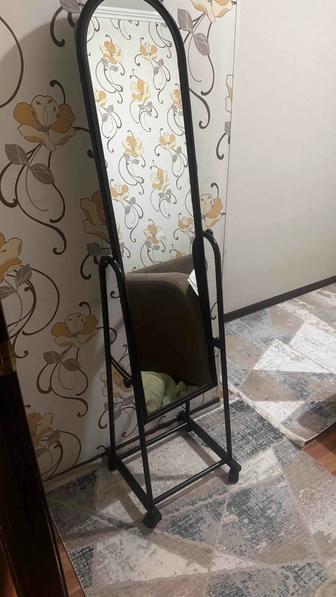 Продается зеркало