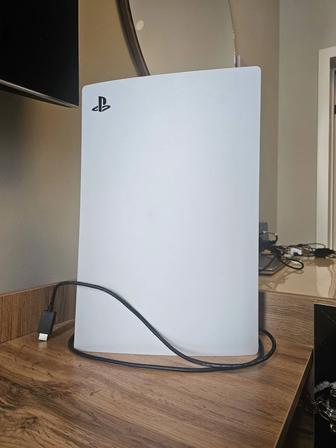 Продам новую Игровая приставка Sony Playstation 5 Slim 1TB геймпад заряд