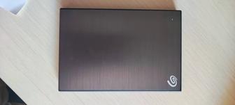 Внешний жесткий диск на 2 терабайта