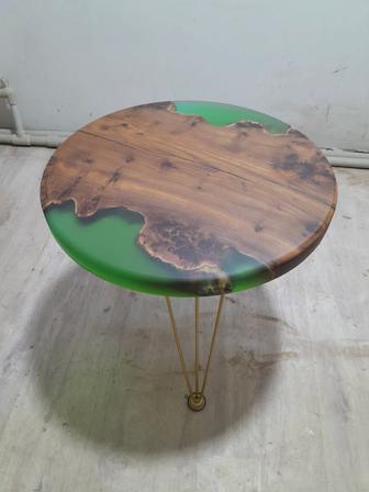 Продаю стол кофейный