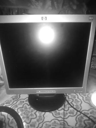 Срочно продам мониторы