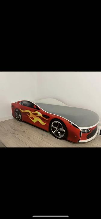 Кровать машинка