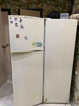 Продам холодильник