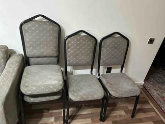 Продается диван со стульями