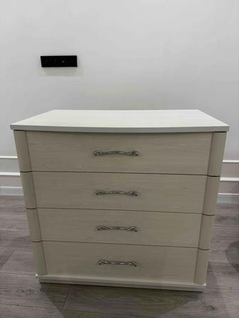 Камод для одежды, можно как подставку для телевизора