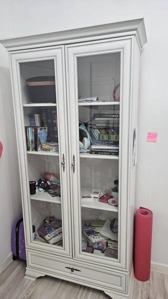 Шкаф витрина