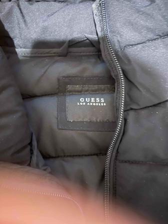 Продам куртка Guess оригинал