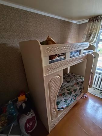 Кровать детская двухъярусная