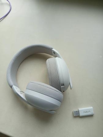 Продам наушники беспроводные большие Aula S6