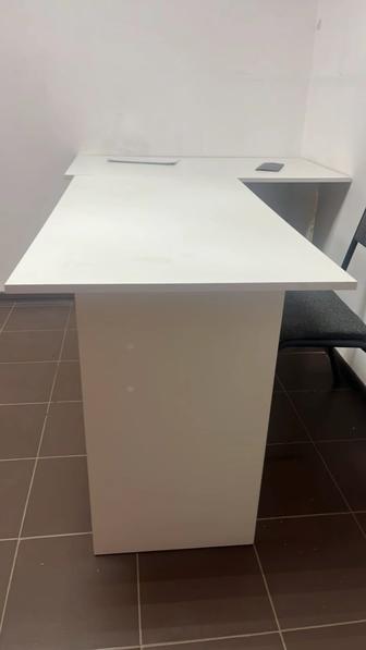 Продам стол парта белого цвета