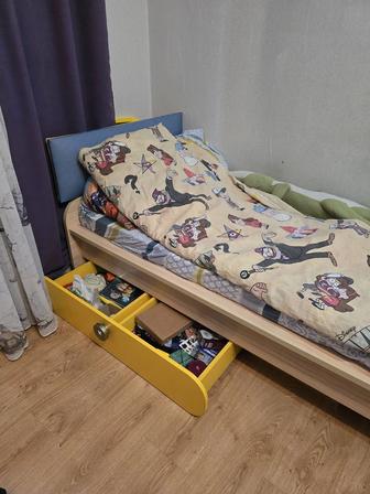 Кровать подростковая