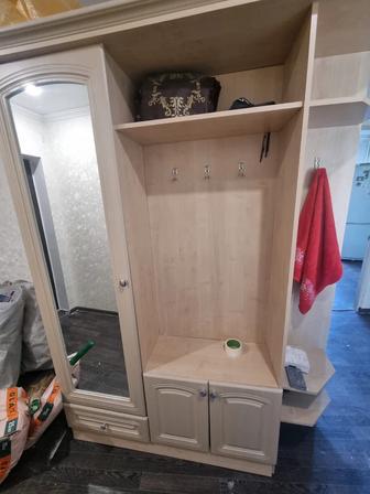 Продам шкаф в прихожую