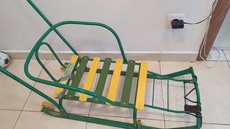 Продам санки с ручкой