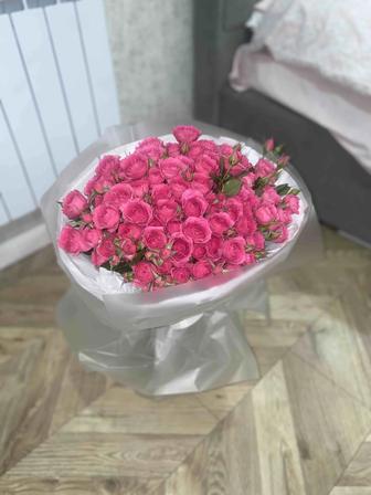 Букет кустовые розы