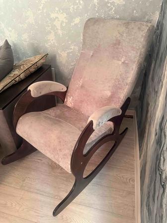 Продам кресло качалку