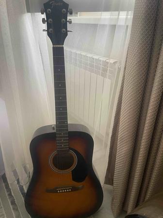 Продам гитару Fender