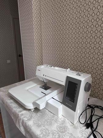 Вышивальная машинка Janome Memory Craft 550 E ( новая )