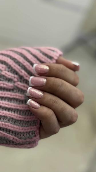 Маникюр. Наращивание ногтей.