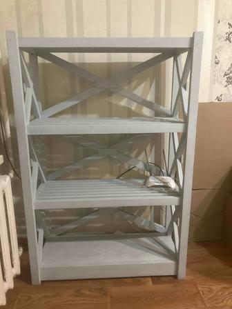 Деревянная четырехъярусная этажерка