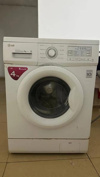 Продам машинку автомат LG
