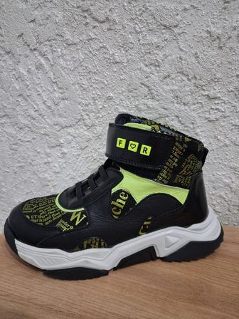 Продам детскую обувь в хорошем состоянии