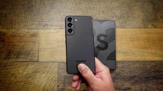Продам samsung s22 Black на 256Gb