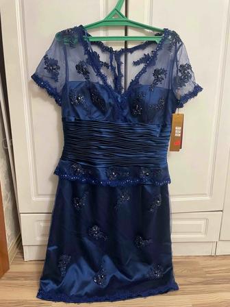 Синее платье