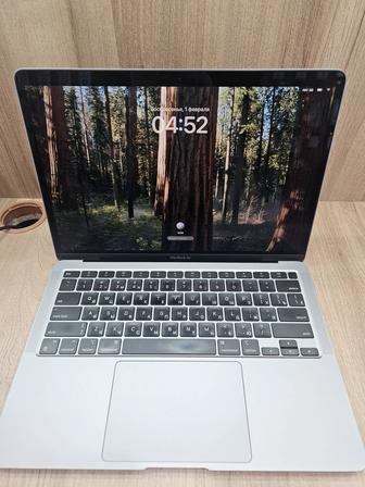 MacBook Air M1 13
8 GB RAM / 512 GB SSD / Space Gray